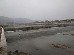 廣東清遠氣盾壩 高2米 長